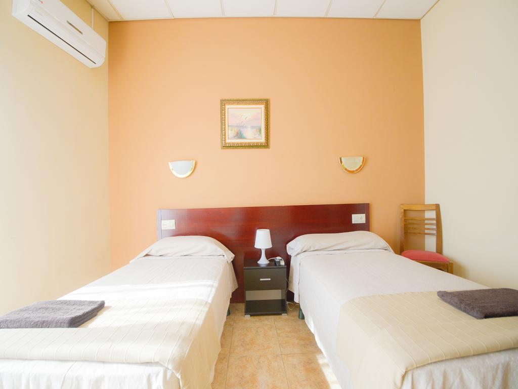 Hostal Torremirona Salt Exterior foto